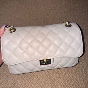 Elegant Cream Quilted Shoulder Bag